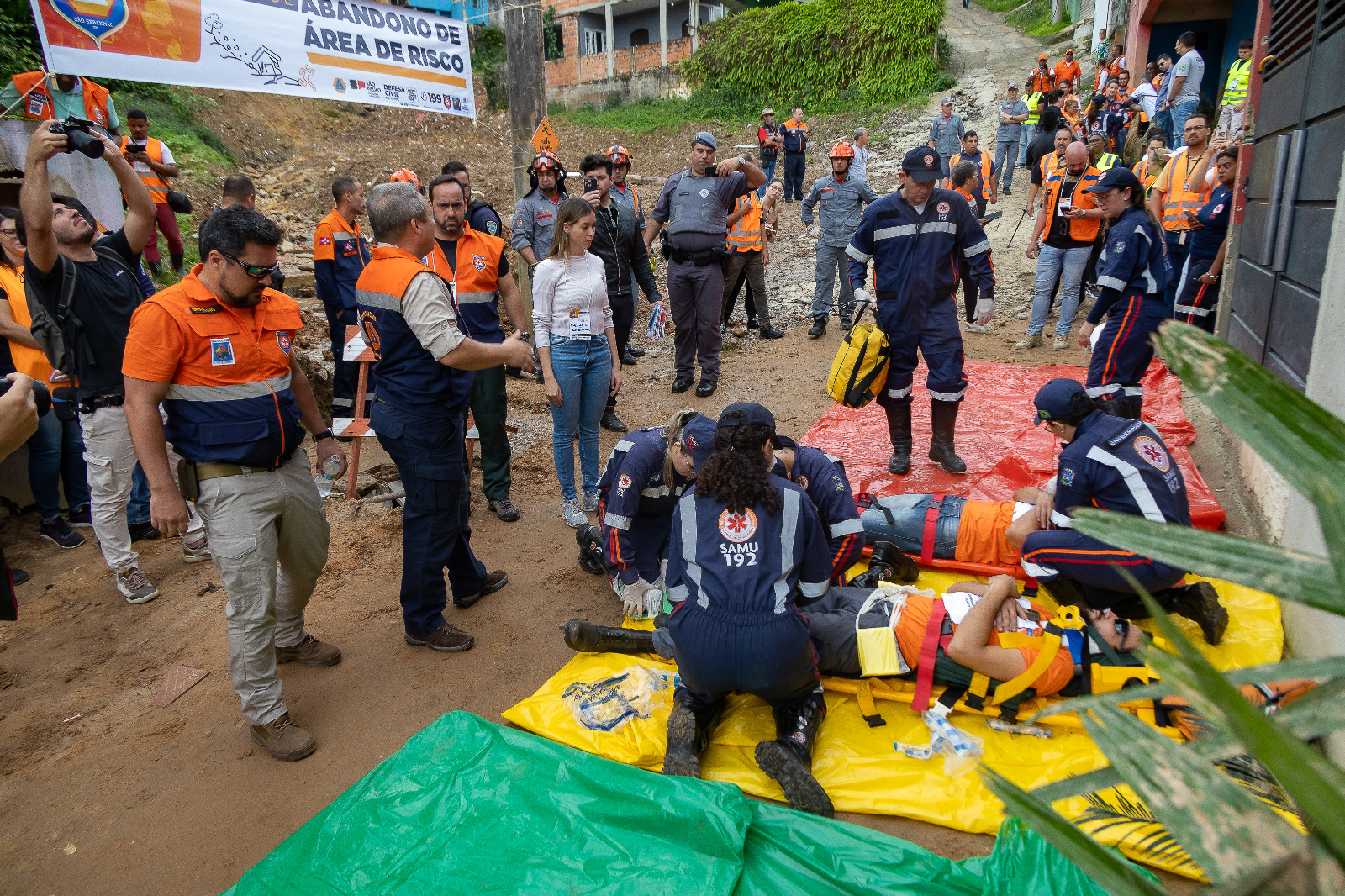 Prefeito de São Sebastião participa de simulado de evacuação e anuncia